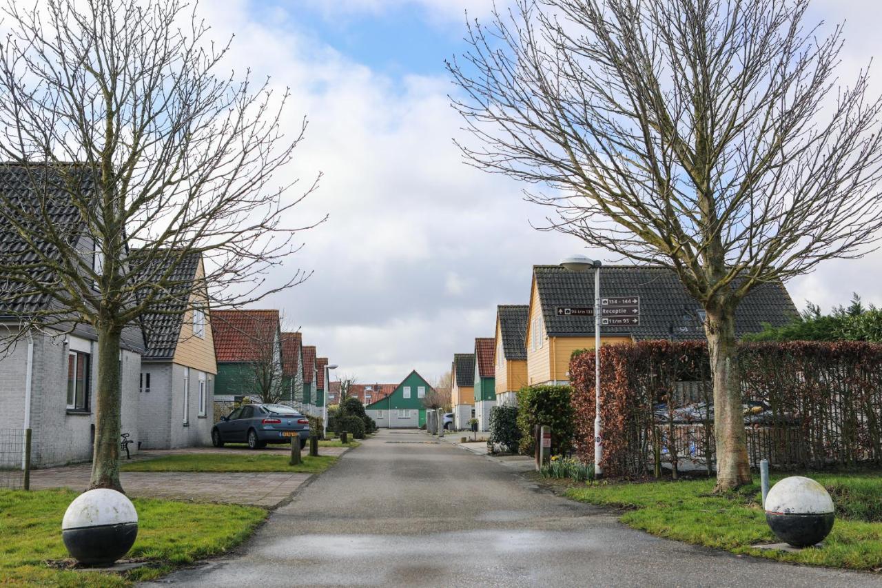 Vakantiewoning 114 in villapark de oesterbaai Wemeldinge Buitenkant foto